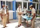 தூத்துக்குடி காவல்துறையினருக்கு மாவட்ட காவல் கண்காணிப்பாளர்  அருண் பாலகோபாலன் IPS கபசுரக் குடிநீர் வழங்கினார்...