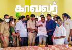 வர்த்தக சங்கங்களில் சார்பில் 10 லட்சம் மதிப்பில் 64 சிசிடிவி கேமராக்கள் ஆண்டிபட்டி டி.எஸ்.பி சீனிவாசனிடம் வழங்கினார்கள் .