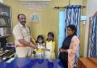 சேலம் மாநகர வடக்கு சரக உதவி ஆணையாளர்எஸ்.அனந்தகுமார் தலைமையில் கல்வி உதவி தொகை வழங்கப்பட்டது...