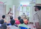 கும்மிடிப்பூண்டி துணை போலீஸ் சூப்பிரண்டு ரீத்து தலைமையில் குற்ற செயல்களை தடுக்க ஆலோசனை கூட்டம்...