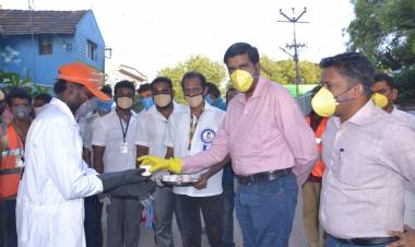 விஜய்மக்கள் இயக்கம் சார்பாக  200பேருக்கு  கப சுர குடிநீர் 100முககவசங்கள்