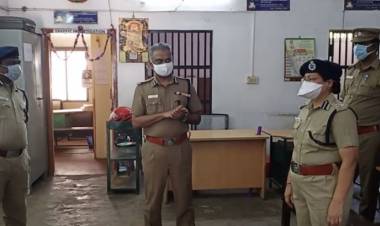 கோயம்பேடு மார்க்கெட் பகுதிக்கு  காவல் ஆணையாளர் அ .கா .விசுவநாதன் IPS அவர்கள் நேரில் ஆய்வு செய்தார்...