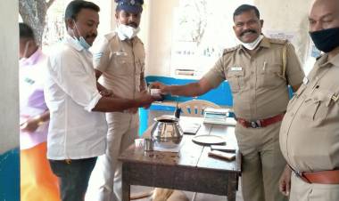 விழிப்புணர்வை ஏற்படுத்தி வரும் நெல்லை மாவட்ட காவல் துறையினர்...