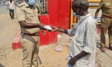ஊரடங்கில் பசிப்பிணி யை விரட்டும்  துணை ஆணையர் பிரபாகர்...