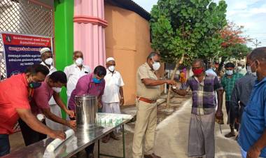 காவல் உதவி ஆணையர் ஜான் பிரிட்டோ தலைமையில் கபசுர குடிநீர் வழங்கப்பட்டது...