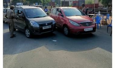 வேலூர் மாவட்டத்தில் காவல்துறையினர் தீவிர வாகன சோதனையில் ஈடுபட்டனர்...