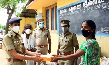 கருணை இல்லத்திற்கு மளிகை பொருட்களை வழங்கிய மாவட்ட காவல் கண்காணிப்பாளர் நிஷா பார்த்திபன் இ.கா.ப...