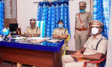 ஆனைமலை காவல் நிலையத்தை  கோவை சரக காவல்துறை துணைத் தலைவர் மற்றும் மாவட்ட காவல் கண்காணிப்பாளர்  கூட்டாக திடீர் ஆய்வு…
