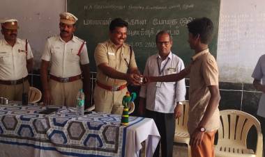 தேனி DSP பால் சுதர்  தலைமையில் பள்ளி மாணவ,மாணவியருக்கு விழிப்புணர்வு  நிகழ்ச்சி நடத்தப்பட்டது...