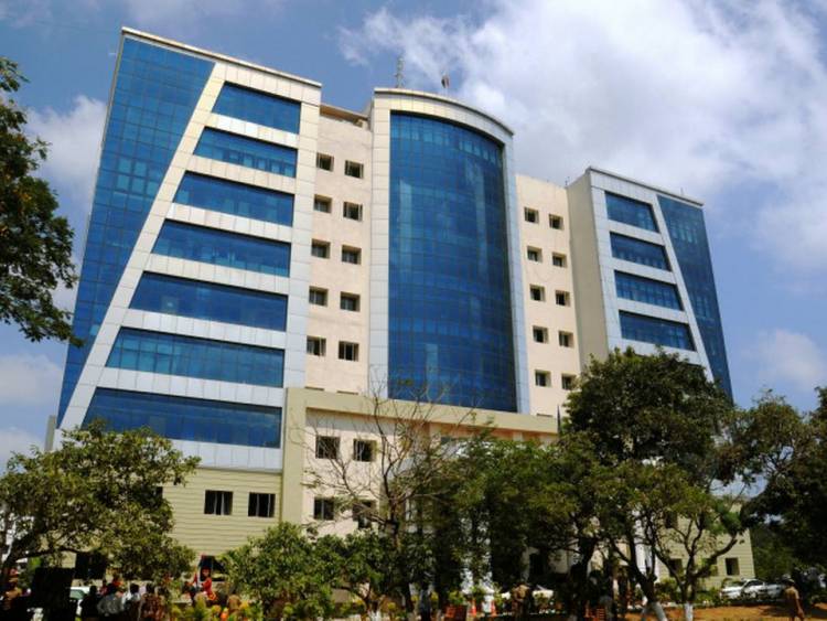 நேர்மையான அதிகாரிக்கு வந்த சோதனை!
