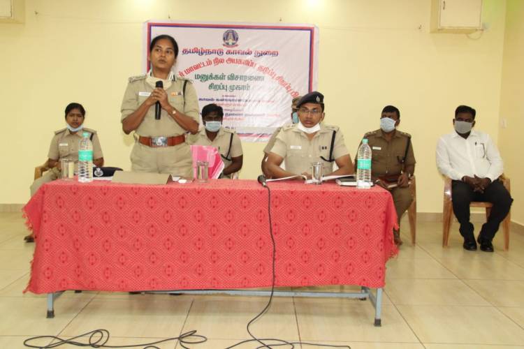 காஞ்சிபுரம் சரக காவல்துறை துணைத் தலைவர் தலைமையில் திருவள்ளூர் மாவட்டத்தில்  ஒரே நாளில் 350க்கும் மேற்பட்ட மனுதாரர்கள் மனுக்கள் மீது விசாரணை ...