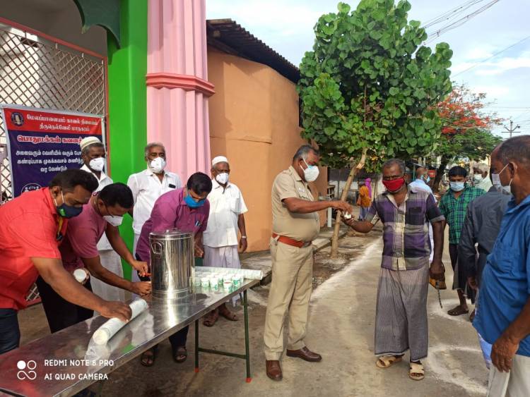காவல் உதவி ஆணையர் ஜான் பிரிட்டோ தலைமையில் கபசுர குடிநீர் வழங்கப்பட்டது...