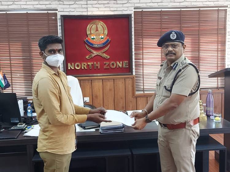 ஆட்டோ ஓட்டுநரின் நேர்மையை பாராட்டிய இணை ஆணையாளர் ( வடக்கு ) துரைகுமார் IPS., ...