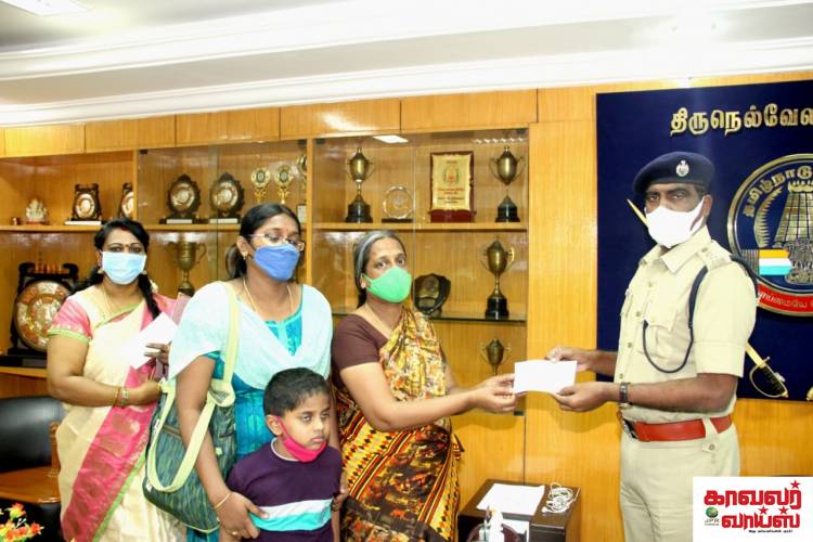 பணியிலிருக்கும் போது மரணமடைந்த காவல்துறையினரின் குடும்பத்திற்கு ரூபாய் 3 லட்சத்திற்கான வரைவோலையை திருநெல்வேலி மாவட்ட காவல் கண்காணிப்பாளர் நெ. மணிவண்ணன் இ.கா.ப., வழங்கினார்...