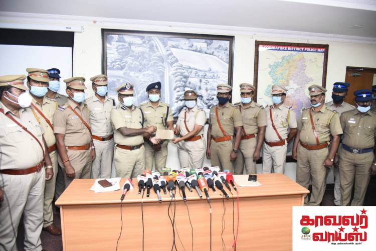 கடத்தப்பட்ட குழந்தையை உடனடியாக மீட்ட தனிப்படையினருக்கு கோவை சரக D.I.G முனைவர் . M.S. முத்துசாமி , இ.கா.ப. , அவர்கள் பாராட்டு ...