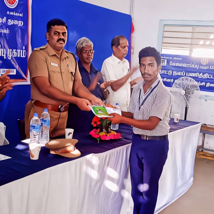 நாட்டு நல திட்ட நிறைவு விழாவில்  மாணவர்களை ஊக்கப் படுத்திய மாவட்ட காவல் கண்காணிப்பாளர் பெரோஸ்கான் அப்துல்லா...