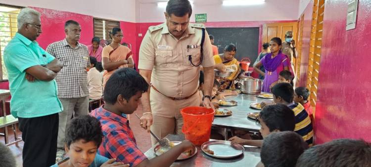 மனநிலை பாதிக்கபட்டோர் இல்லத்தில் உணவு வழங்கிய நெல்லை மாநகர காவல் துணை ஆணையர்…