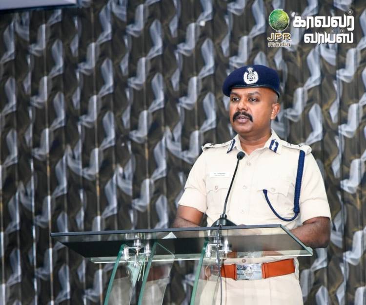 கோவை மாநகர காவல் ஆணையர்  பாலகிருஷ்ணன்IPS மேற்கு மண்டலத்தில் உள்ள காவல்துறை குடும்ப மாணவ மாணவிகளுக்கான வழிகாட்டுதல் நிகழ்ச்சி தொடங்கி வைத்து உரையாற்றினார்... 
